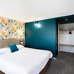 فندق Kyriad Direct 2*