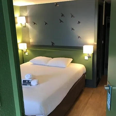 Kyriad Direct 3*