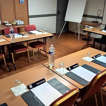 Hotel Kyriad Direct 2*