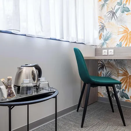 Hotel Kyriad Direct 2*