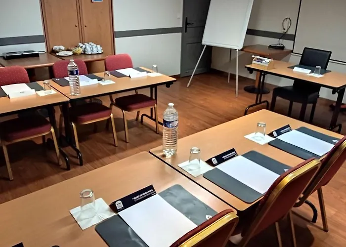 Hotel Kyriad Direct 2*