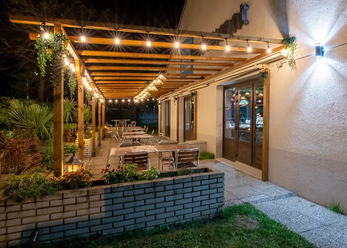 Hotel Kyriad Direct 2*