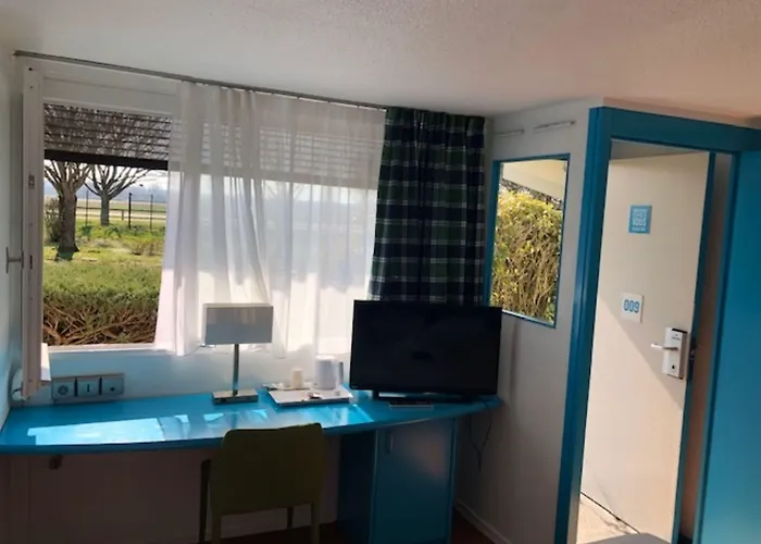 Kyriad Direct Hotel 2*